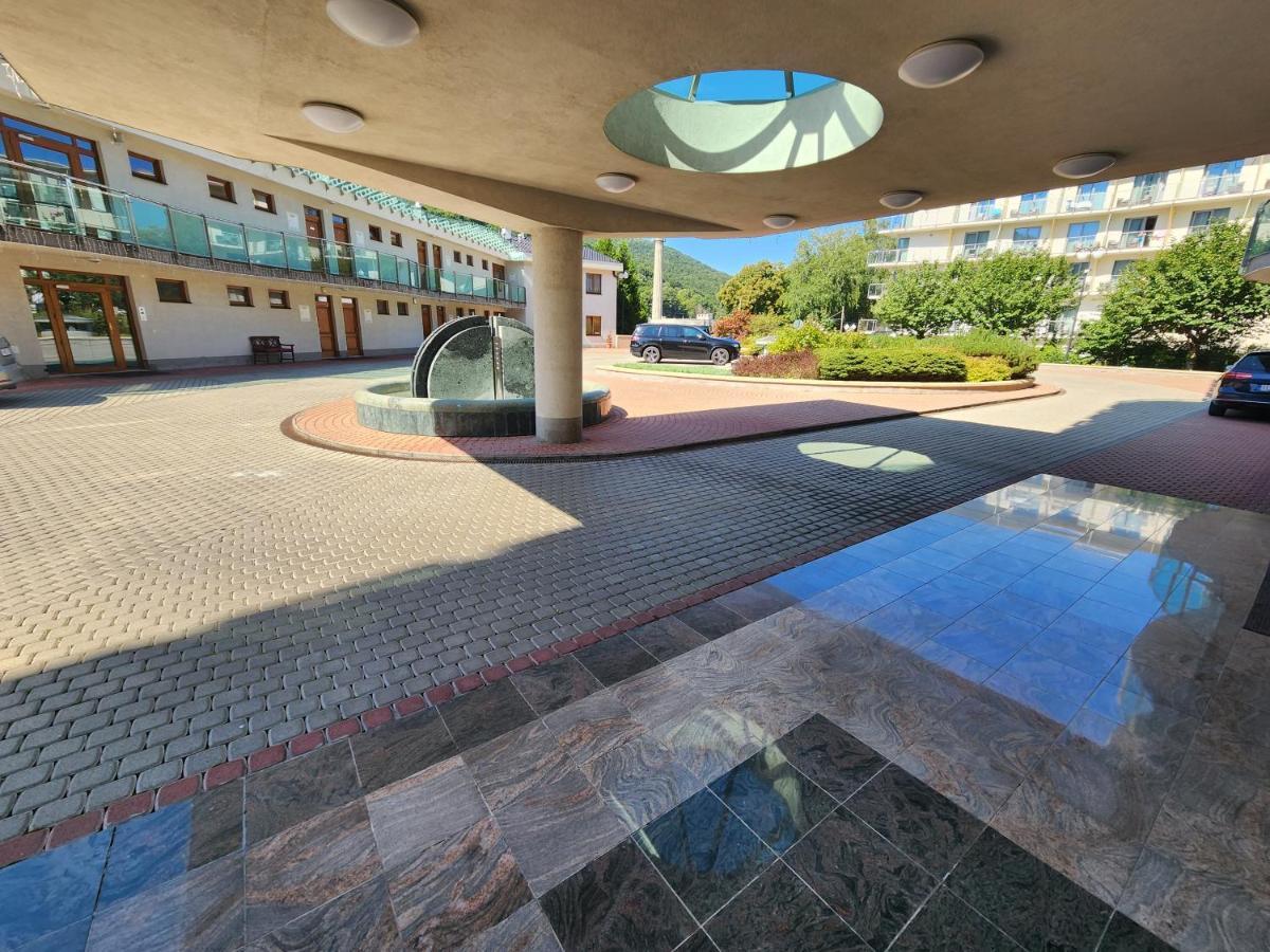 Appartamento Kristoff Plaza Trencianske Teplice Trenčín Esterno foto